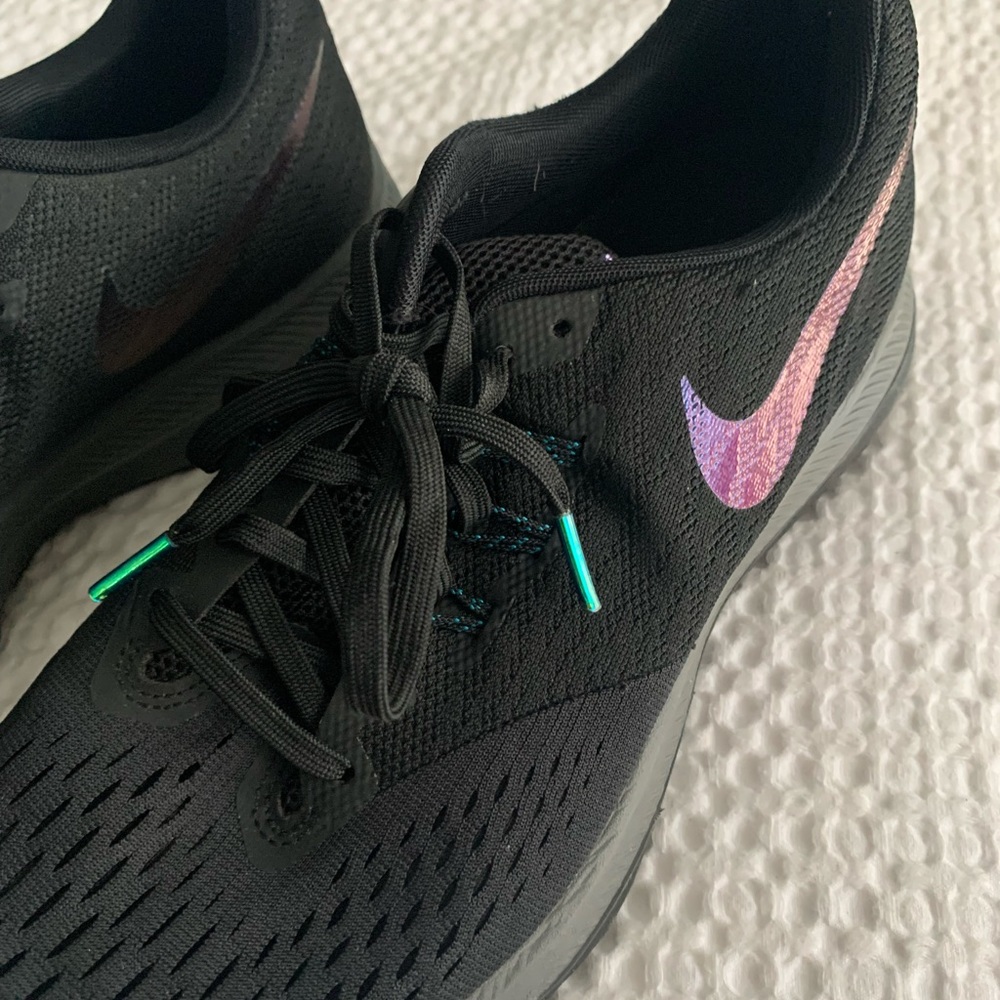 NIKE Zoom Winflo 4 - womens 10